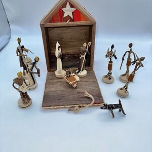 African Kenya Banana Fiber Palm Leaf 11 Piece Nativity Christmas